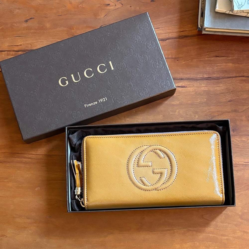 Brand new Gucci Soho Vernice Naplack zip around wallet